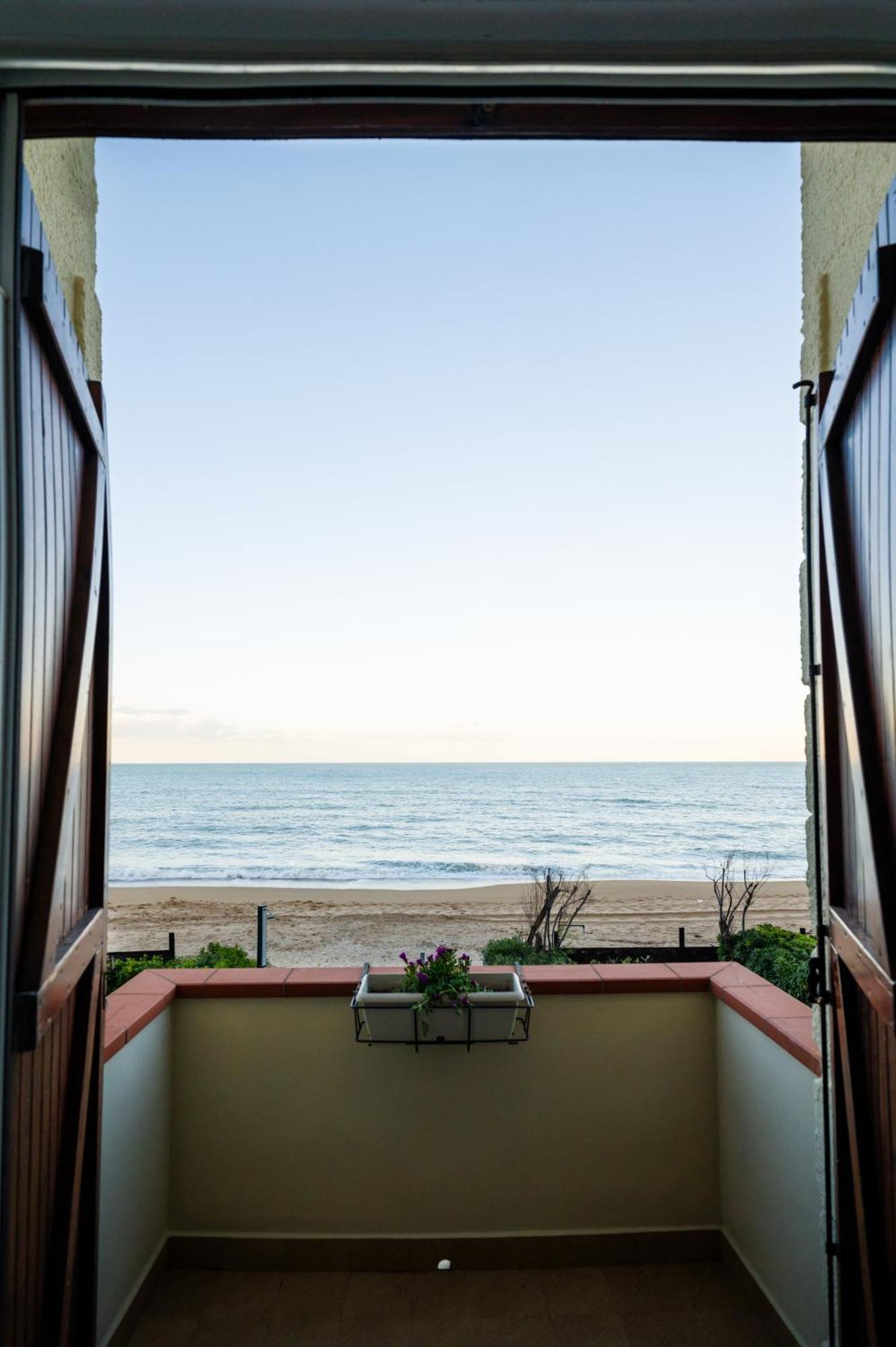 Villa Casamare Una Casa Sulla Spiaggia Nelle Marche Porto Potenza Picena Exterior foto