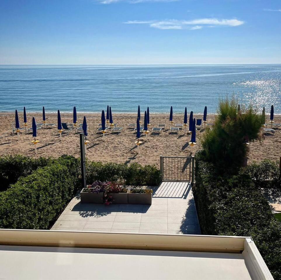 Villa Casamare Una Casa Sulla Spiaggia Nelle Marche Porto Potenza Picena Exterior foto